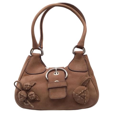 prada semitracolla
